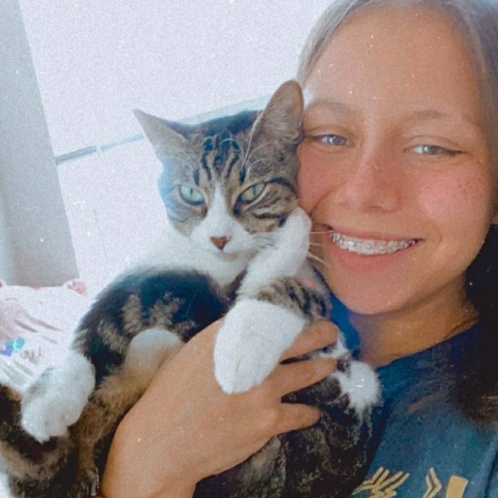 Meet your Posher, Calina